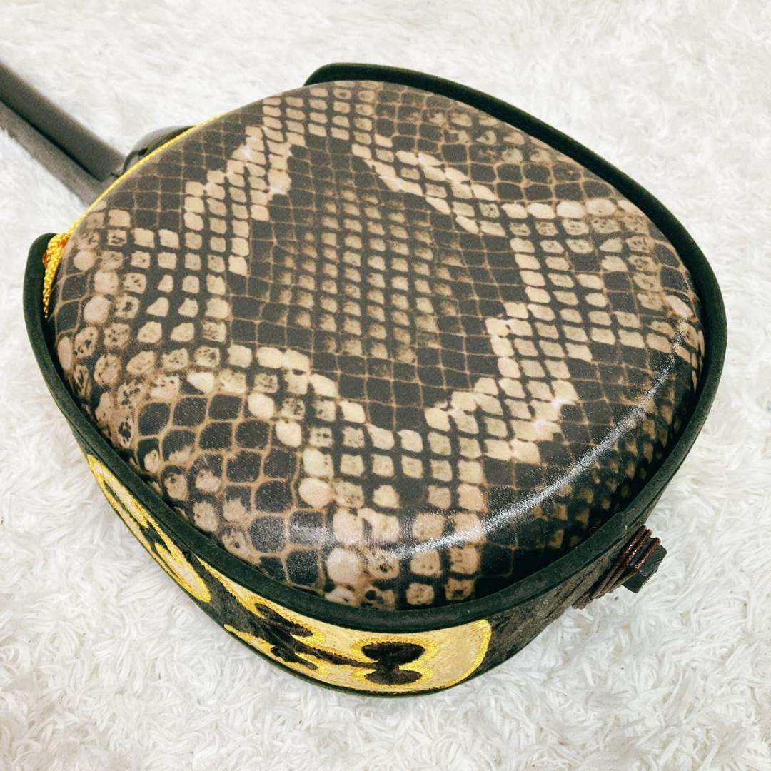 【美品】沖縄三線 ソフトケース付き 入門者向け 弦楽器 和楽器 人工革 蛇味線