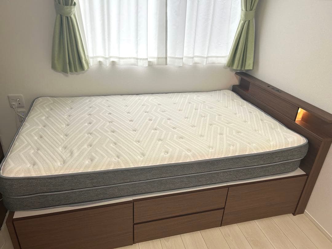 【美品】セミダブル ベッドフレーム 引き出し・コンセント・ライト付き&マットレス