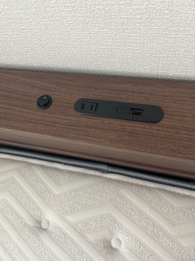 【美品】セミダブル ベッドフレーム 引き出し・コンセント・ライト付き&マットレス