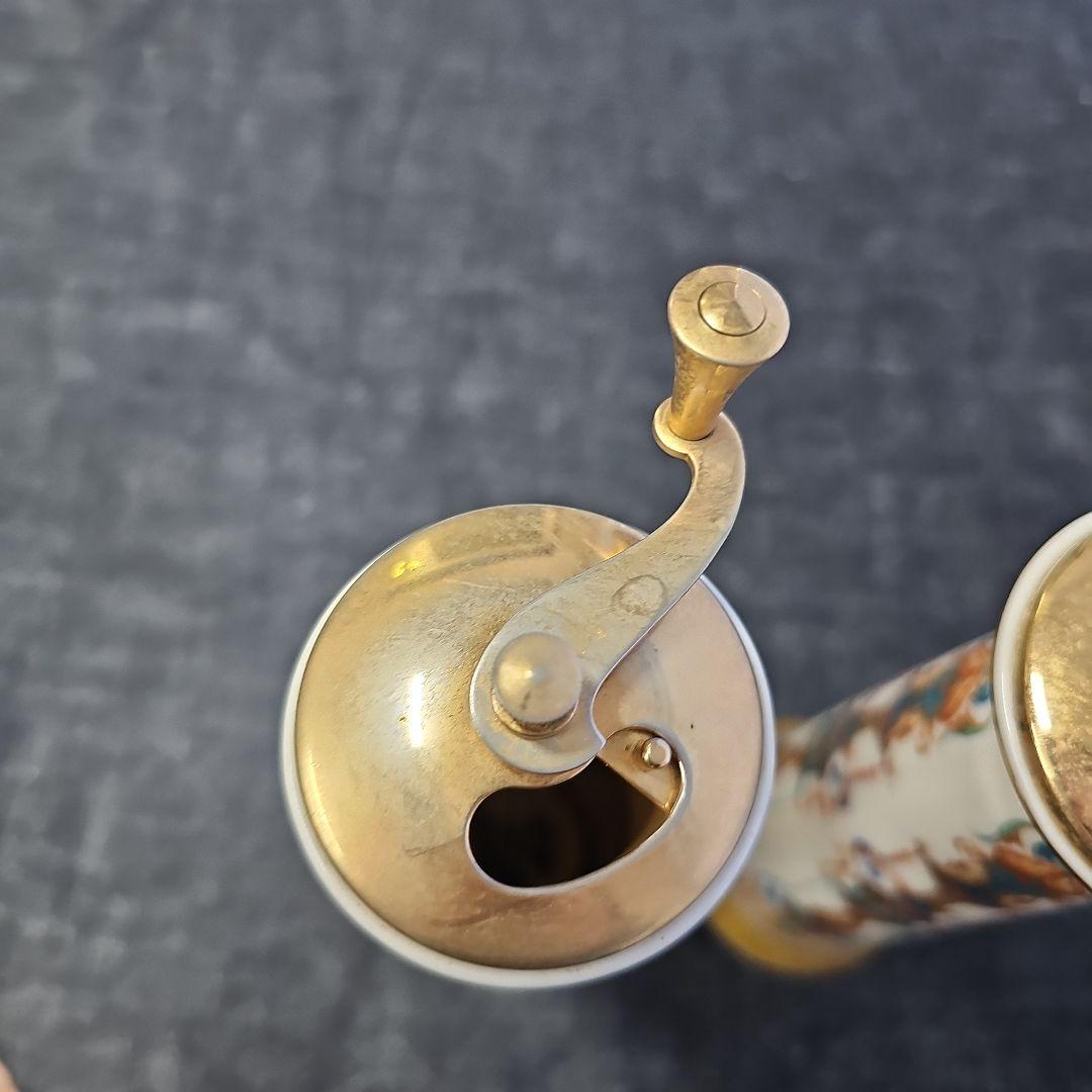 レノックス（Lenox）リド（Lido）シリーズの塩入れ&ペッパーミル2本