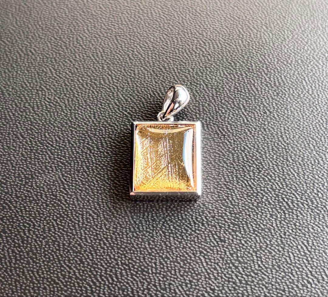 究極品質　宇宙の彼方から舞い降りし奇跡の隕石　プレミアムゴールドギベオンのPT