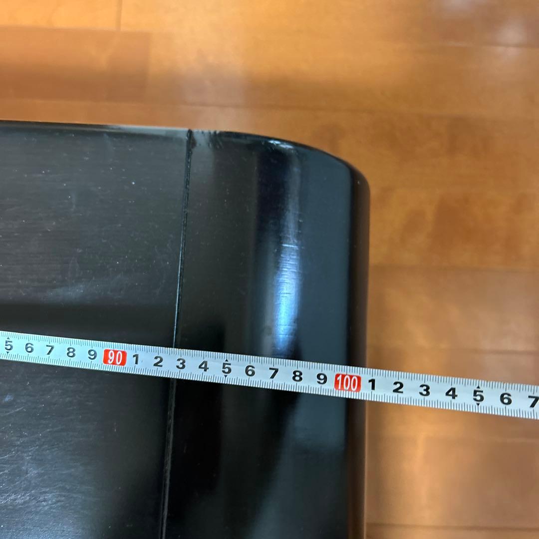 カリモクのテーブル