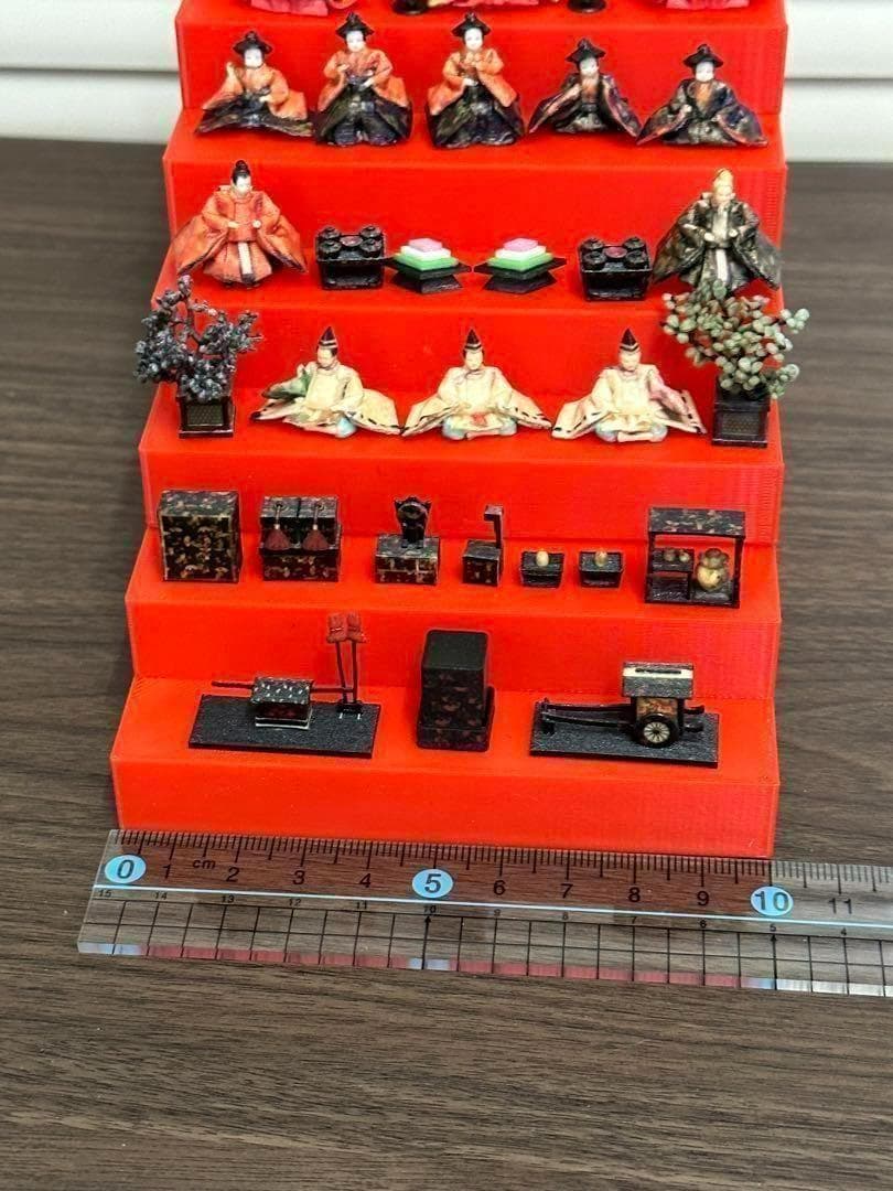 ミニチュア☆ひな人形7段飾り☆フィギュア☆1/64☆リーメントに