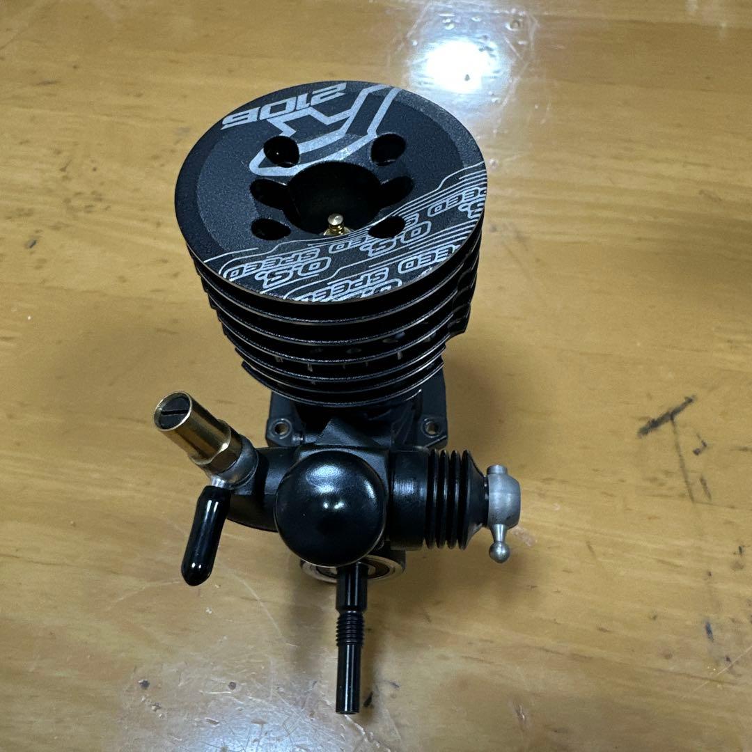 O.S.スピード　R2106エンジン