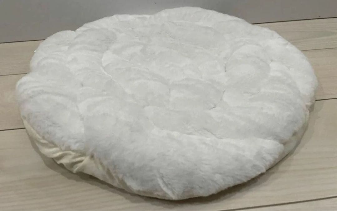 ☆シートクッション☆座布団☆クッション☆デスクワーク☆バラ☆ホワイト☆ふわふわ☆