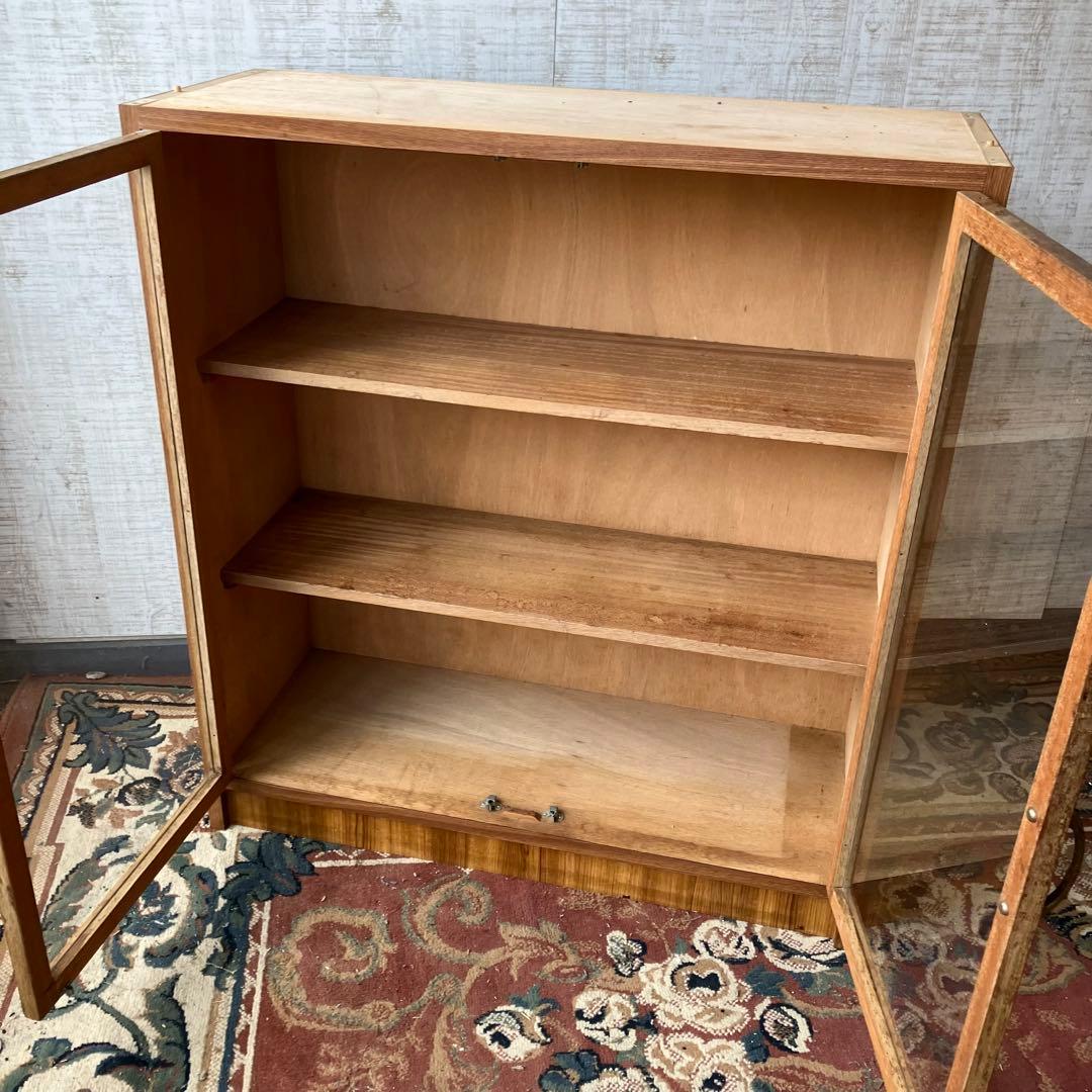 ① 昭和レトロ 古家具 ガラス戸 木製キャビネット 食器棚 飾り棚 サイドボード