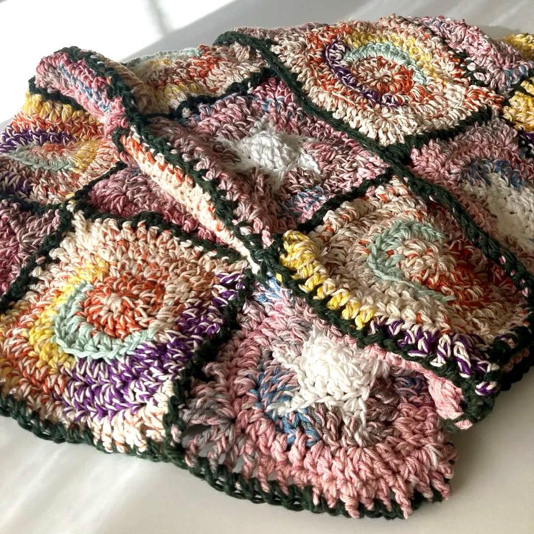 ハンドメイド　手編みブランケット　グラニースクエア　かぎ針編み　マルチカバー