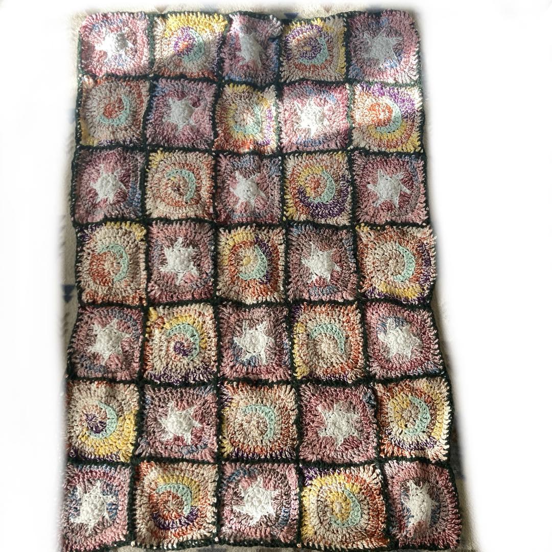 ハンドメイド　手編みブランケット　グラニースクエア　かぎ針編み　マルチカバー