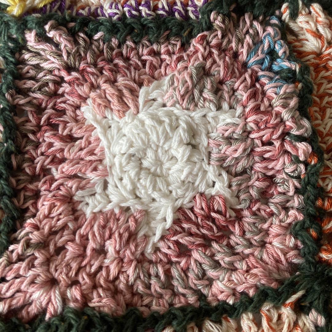 ハンドメイド　手編みブランケット　グラニースクエア　かぎ針編み　マルチカバー