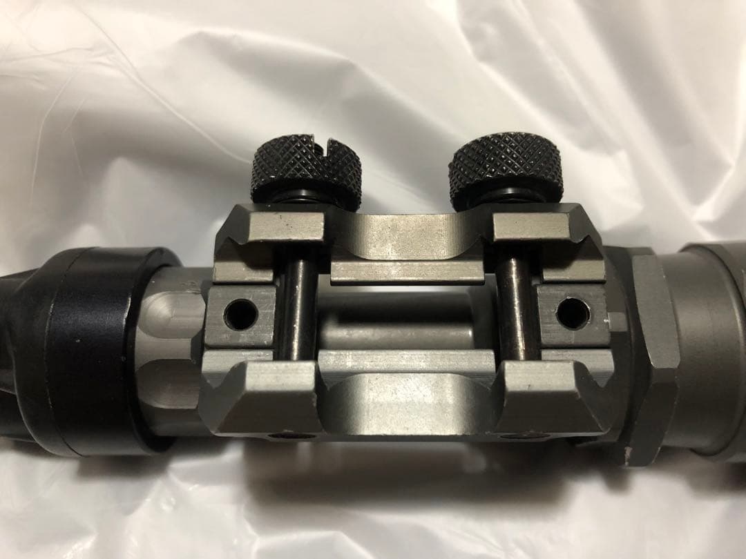 特価) 米軍実物SureFire M951 キセノンP60 ウェポンライト 傷有