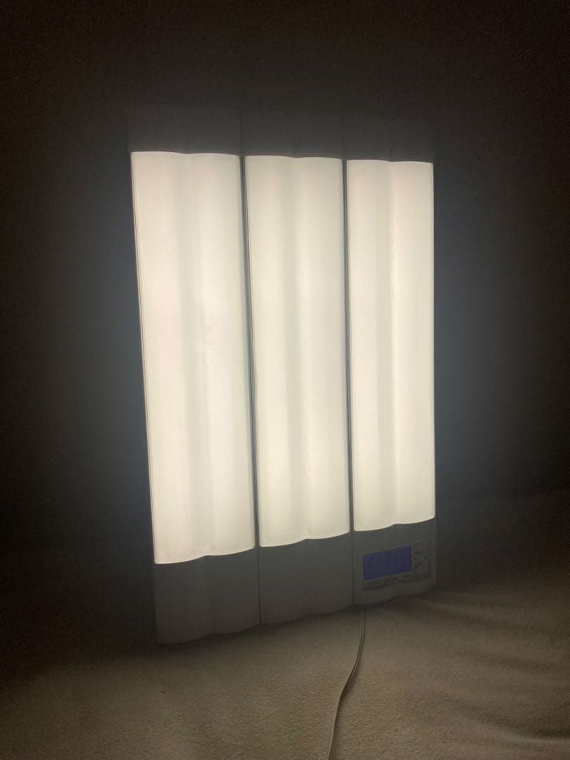 ブライトライトＭＥ　睡眠改善装置　セロトニン発生