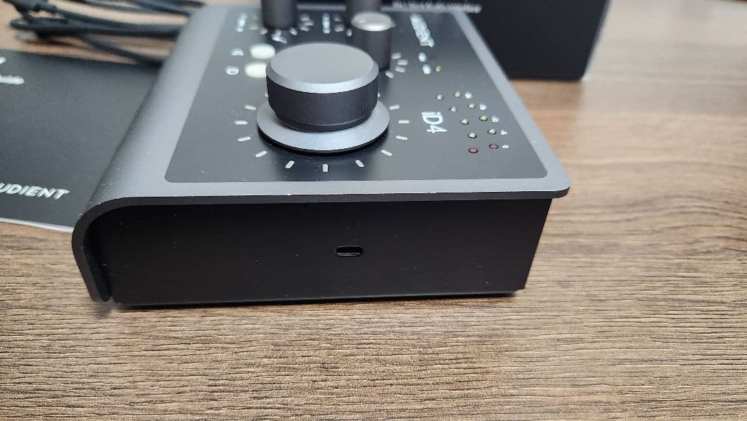 AUDIENT iD4 MKIIオーディオインターフェイス