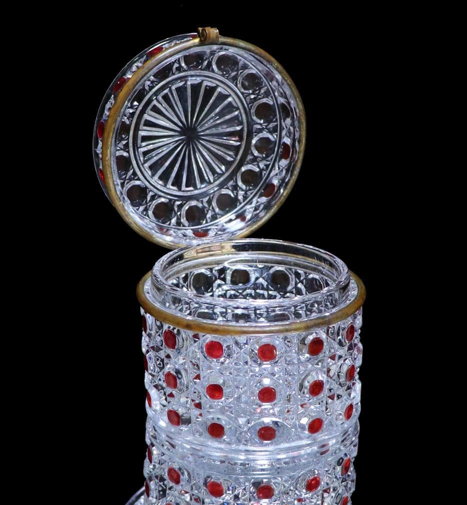 オールド・バカラ上級作品 ブロンズ装飾 赤色被せ 蓋物 ワインレッド