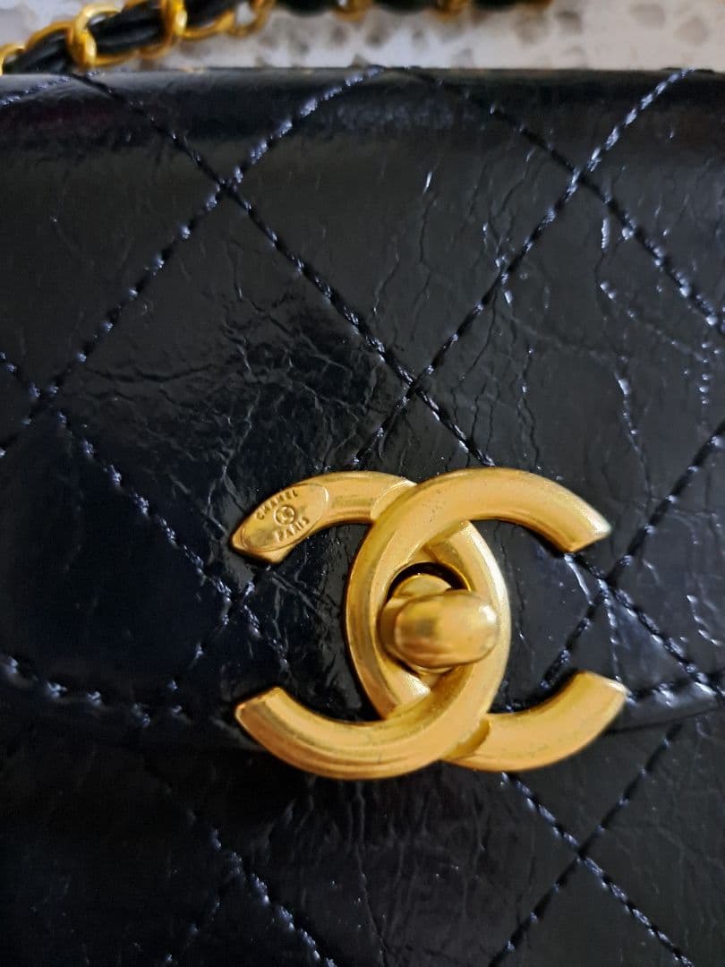 シャネル ノベルティ スマホショルダーブラックレザー キルティングバッグ