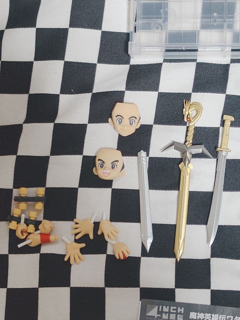 4インチネル 戦部ワタル