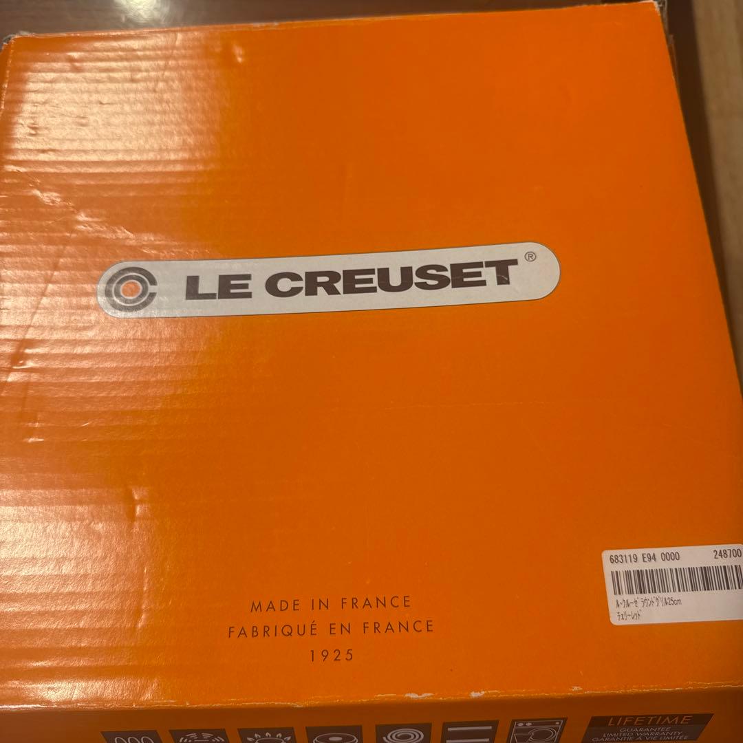 【未使用品】ル・クルーゼ　ラウンド・グリル 25 cm チェリーレッド