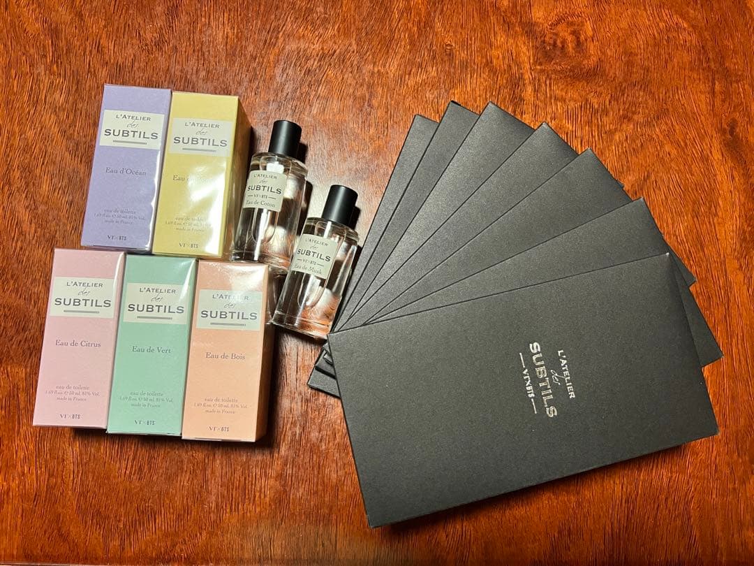 BTS VT 香水 アクリルスタンドセット - メルカリ