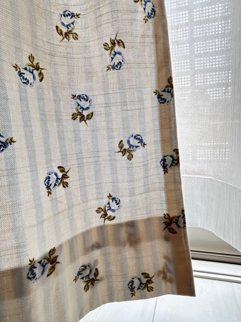 ローラアシュレイ　花柄カーテン 2枚組