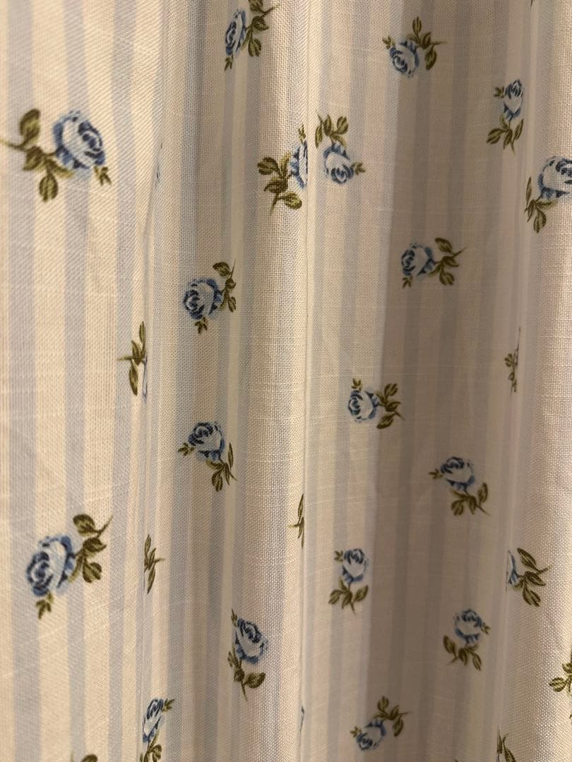 ローラアシュレイ　花柄カーテン 2枚組