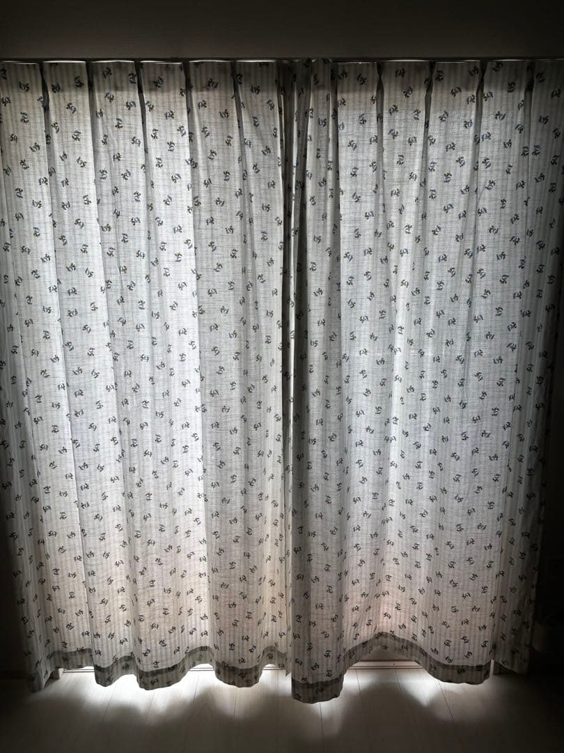 ローラアシュレイ　花柄カーテン 2枚組