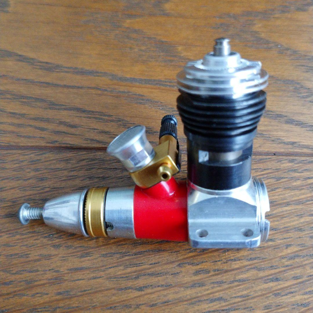 【希少】ラジコン飛行機 小型エンジン COX TEE DEE 05➕051