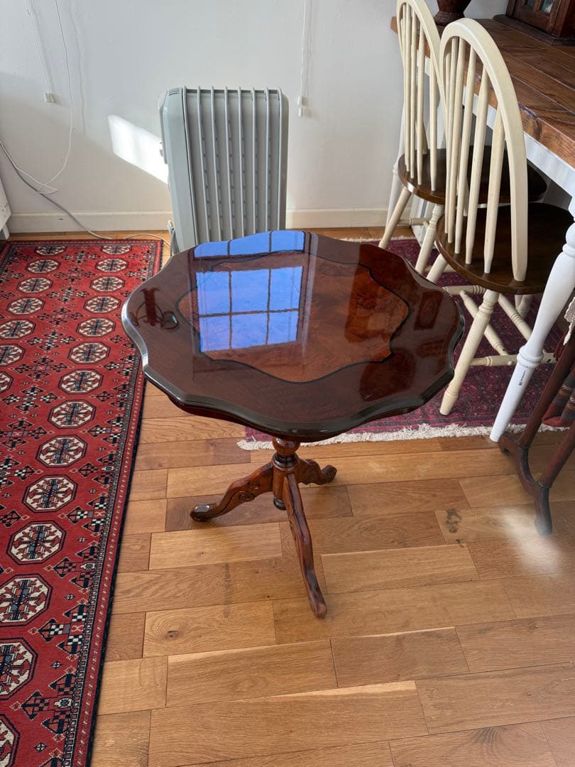 アンティーク調　ティーテーブル　サイドテーブル　ワインテーブル