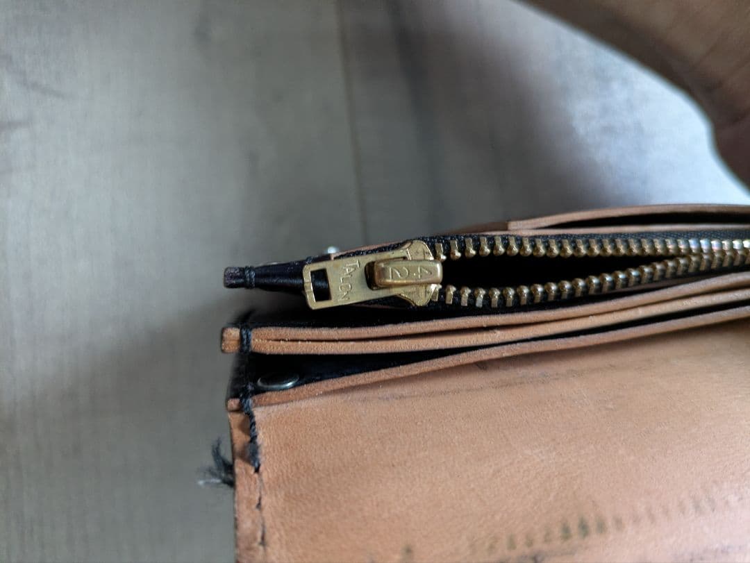 コードバントラッカー財布