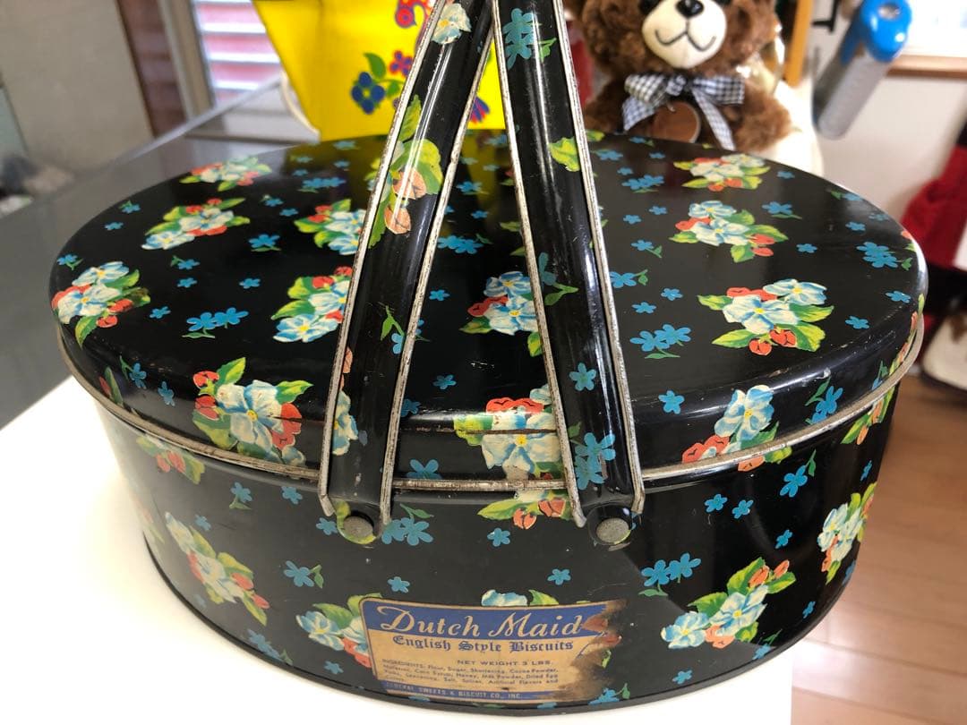 アンティーク　ブリキ缶　ブラック　花柄　ラベルあり
