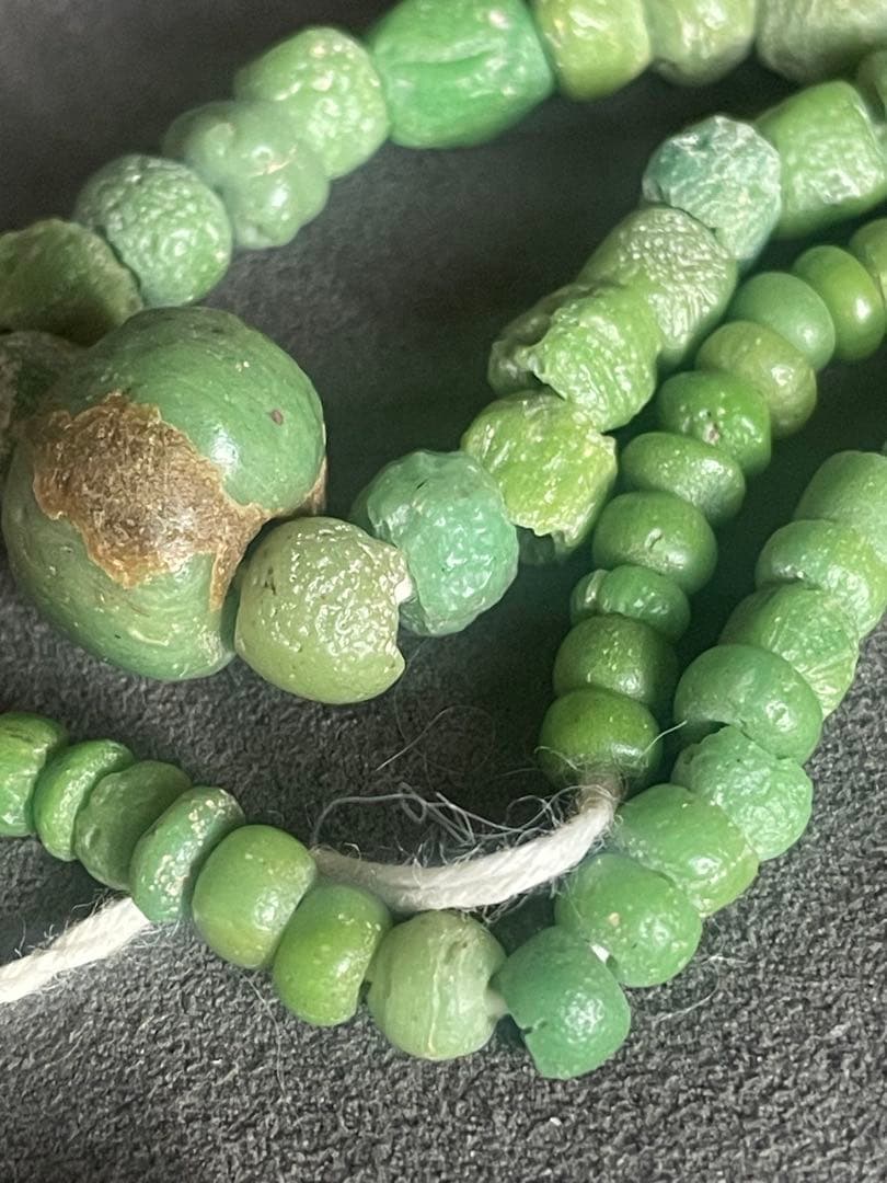 古墳期　硝子玉一連　風化　出土品　とんぼ玉