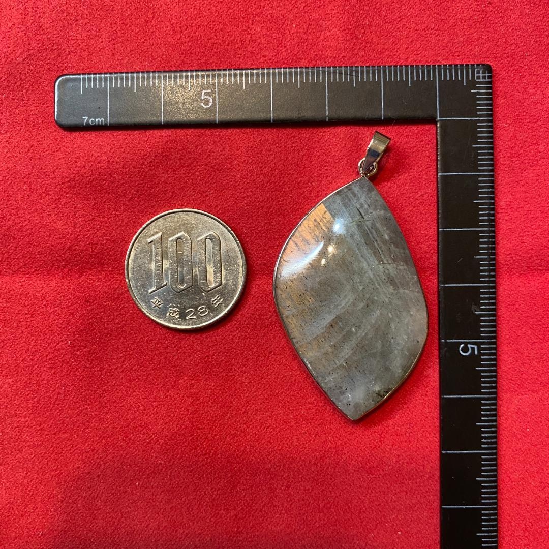 【新品】天然石ラブラドライト ペンダント オーロラ色　パワーストーン