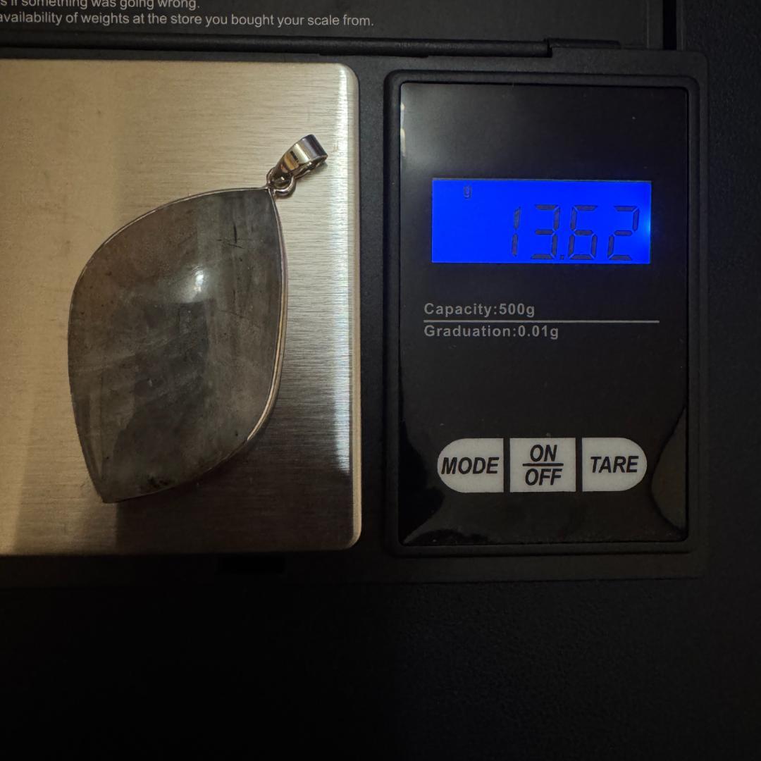 【新品】天然石ラブラドライト ペンダント オーロラ色　パワーストーン