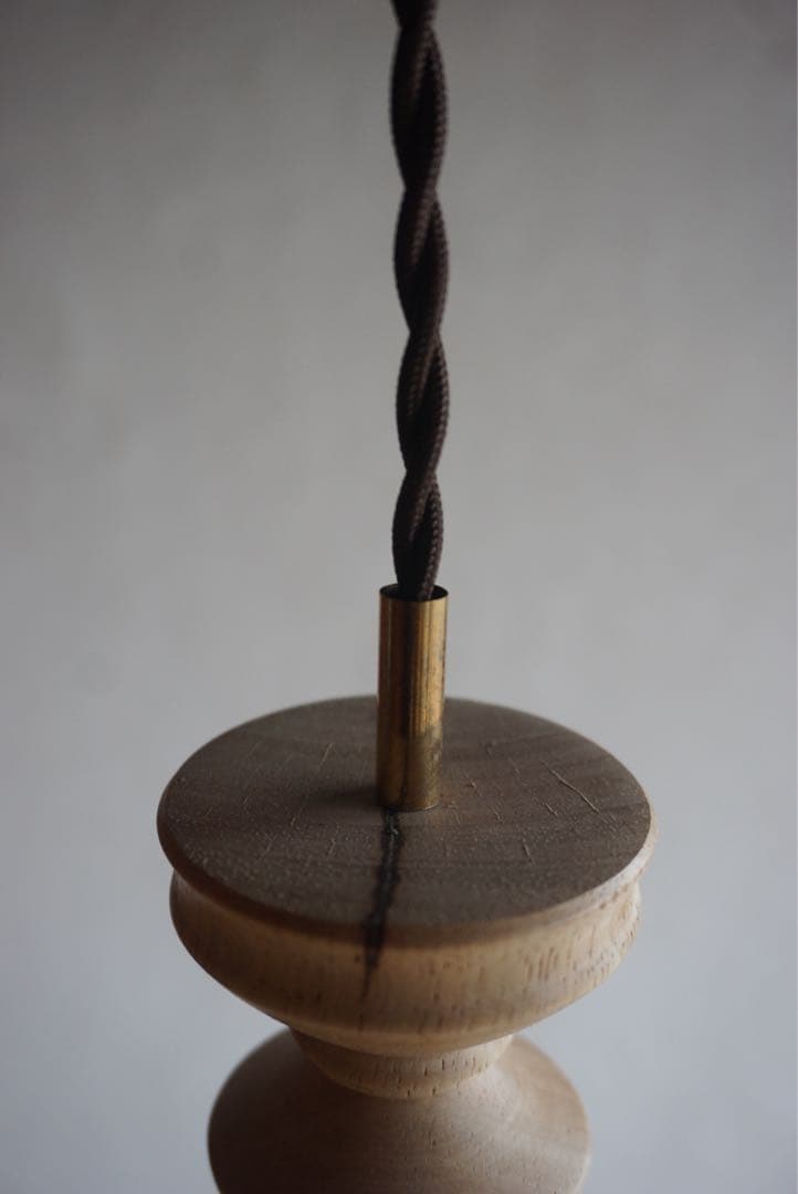 白木のペンダントライト