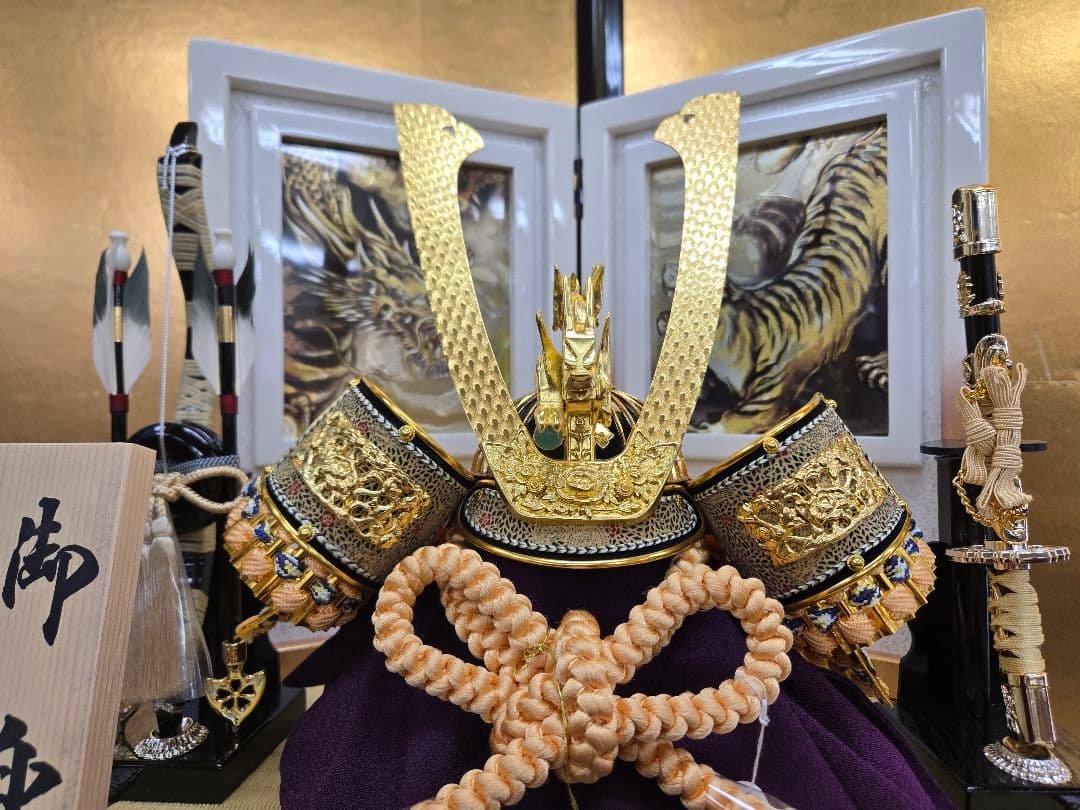 【展示品限り】五月人形　兜　鍬形　収納飾り　※閉店セール　S34