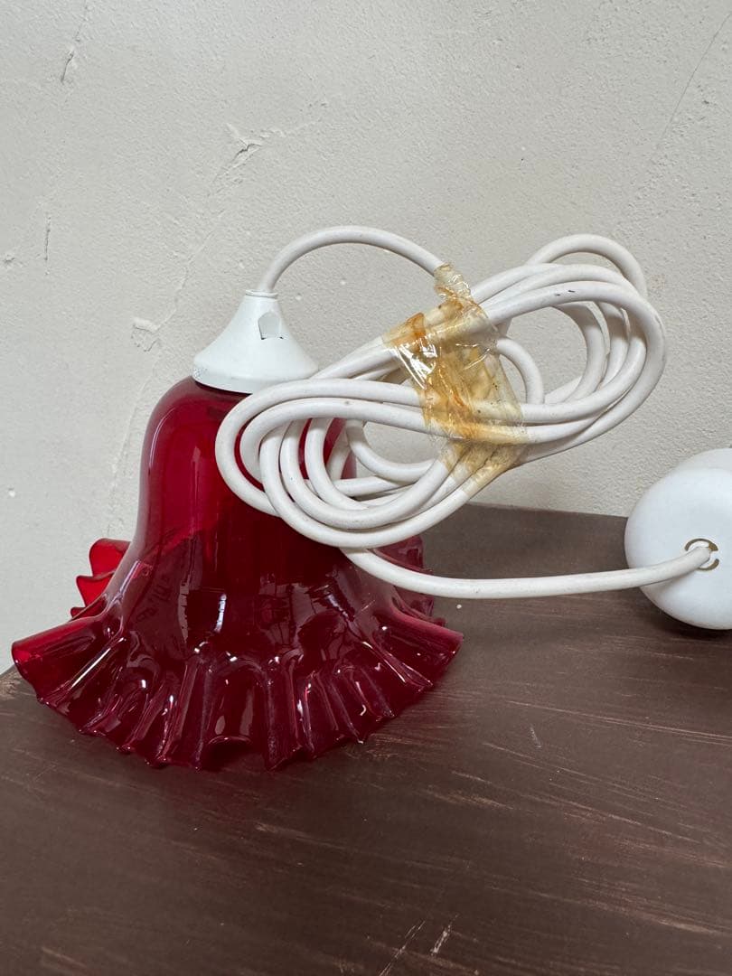 赤いガラスペンダントライト