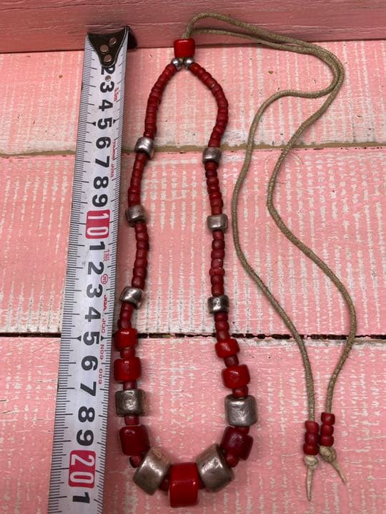 ホワイトハーツアンティークビーズ(ピンク)＆無垢シルバービーズネックレス