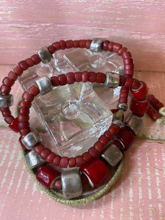 ホワイトハーツアンティークビーズ(ピンク)＆無垢シルバービーズネックレス