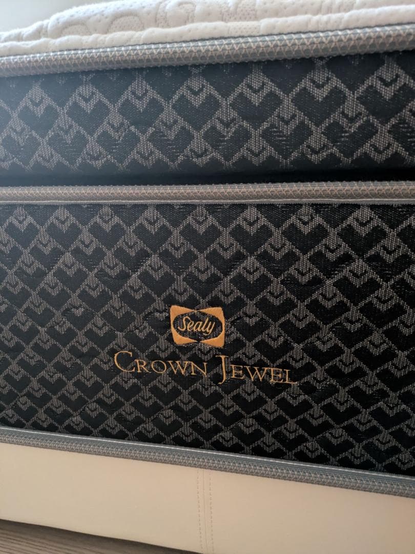 【極美品】Sealy CROWN JEWEL ガーナイトⅣ セミダブルマットレス