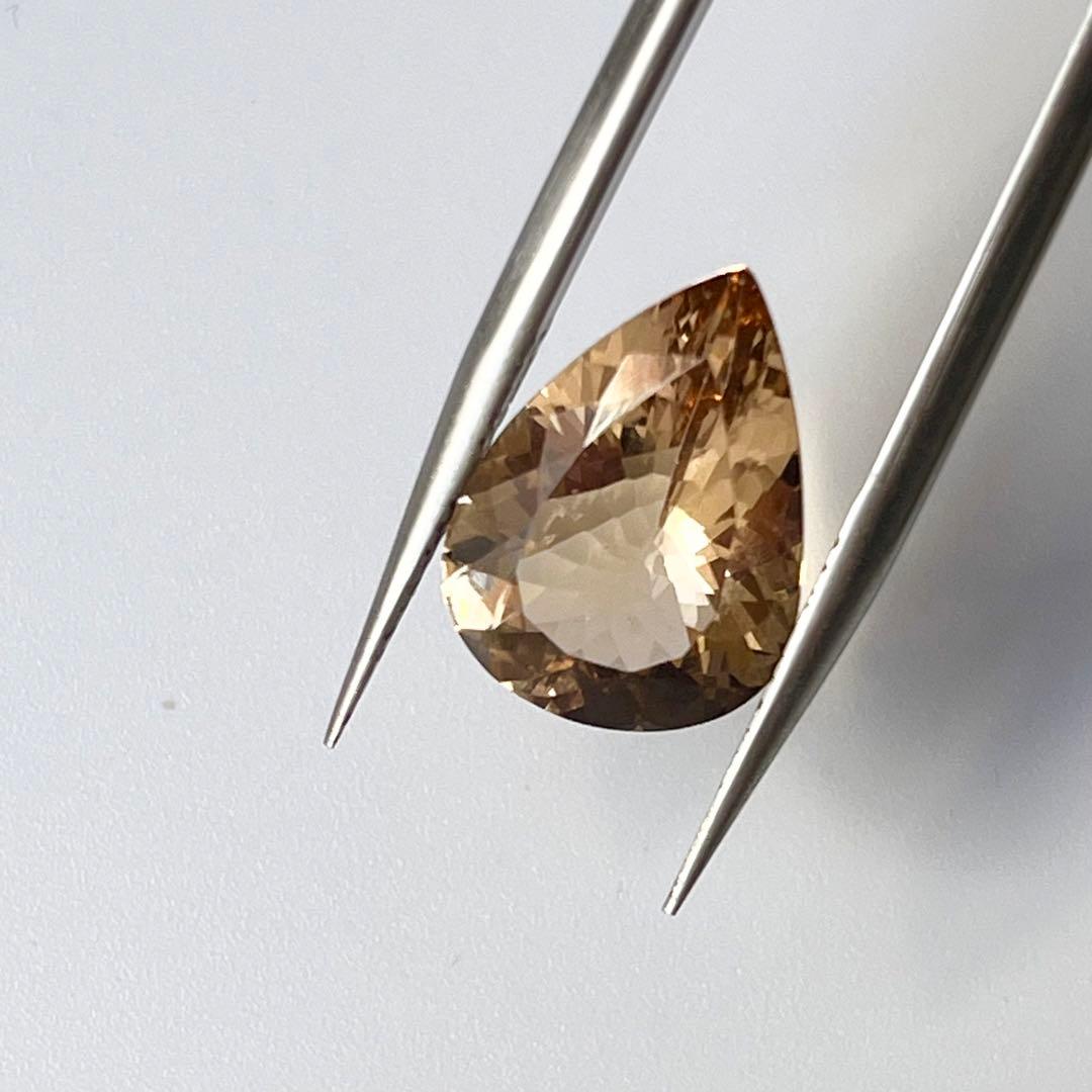 モルガナイト　ルース　5.05ct