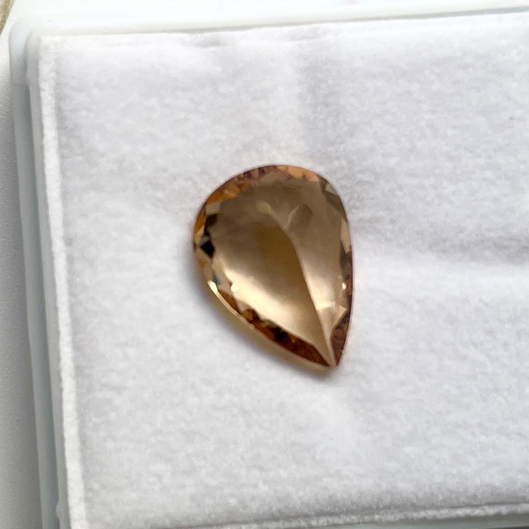 モルガナイト　ルース　5.05ct