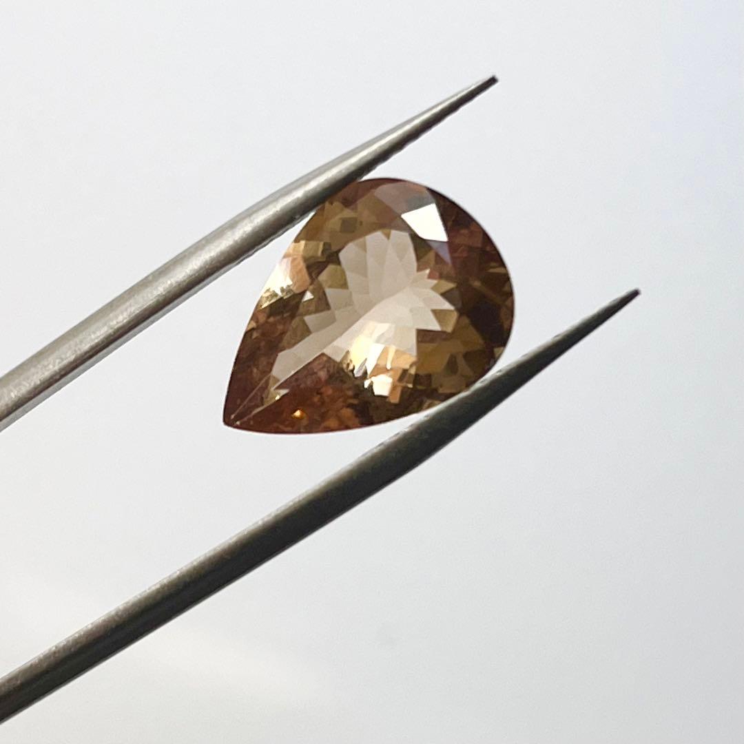 モルガナイト　ルース　5.05ct