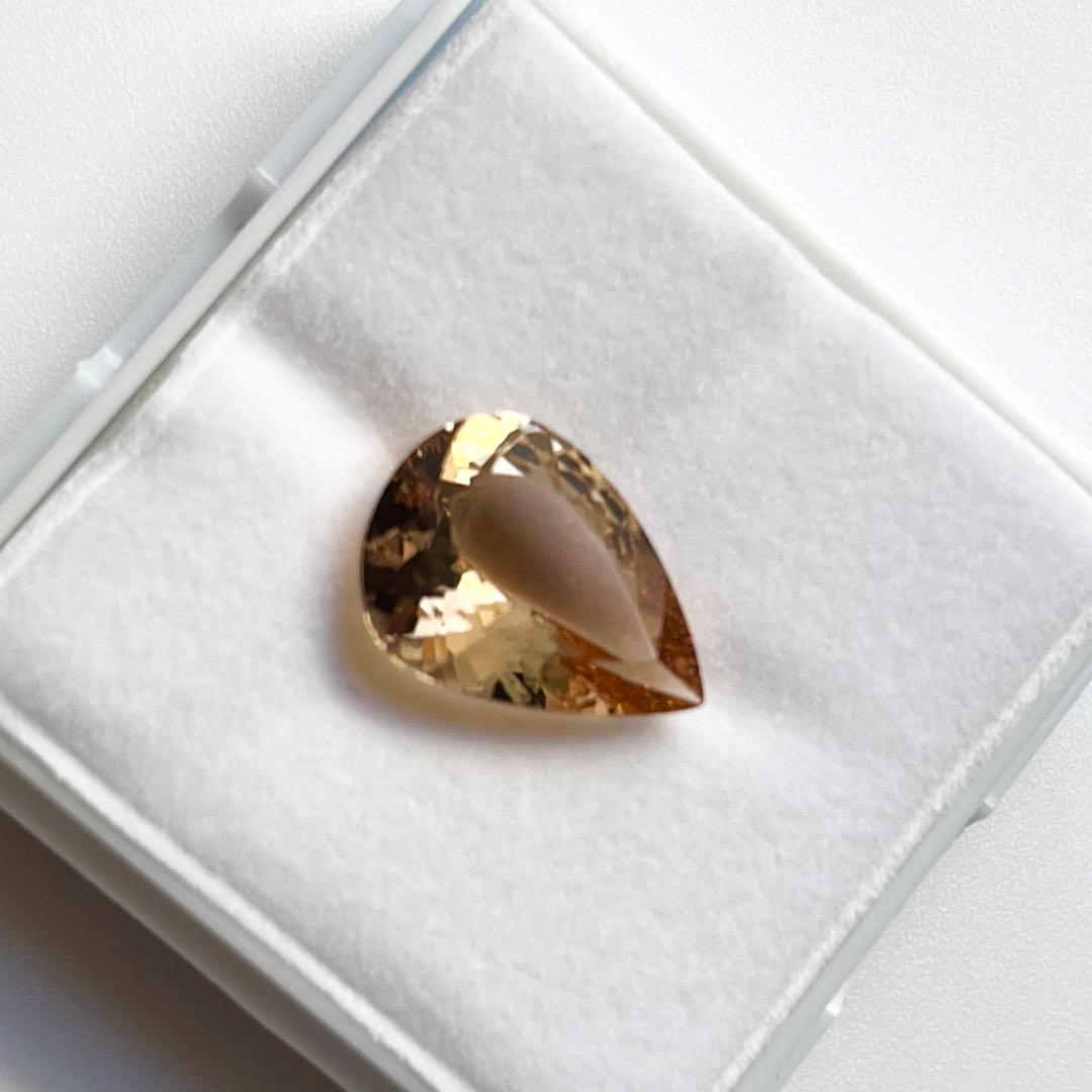 モルガナイト　ルース　5.05ct