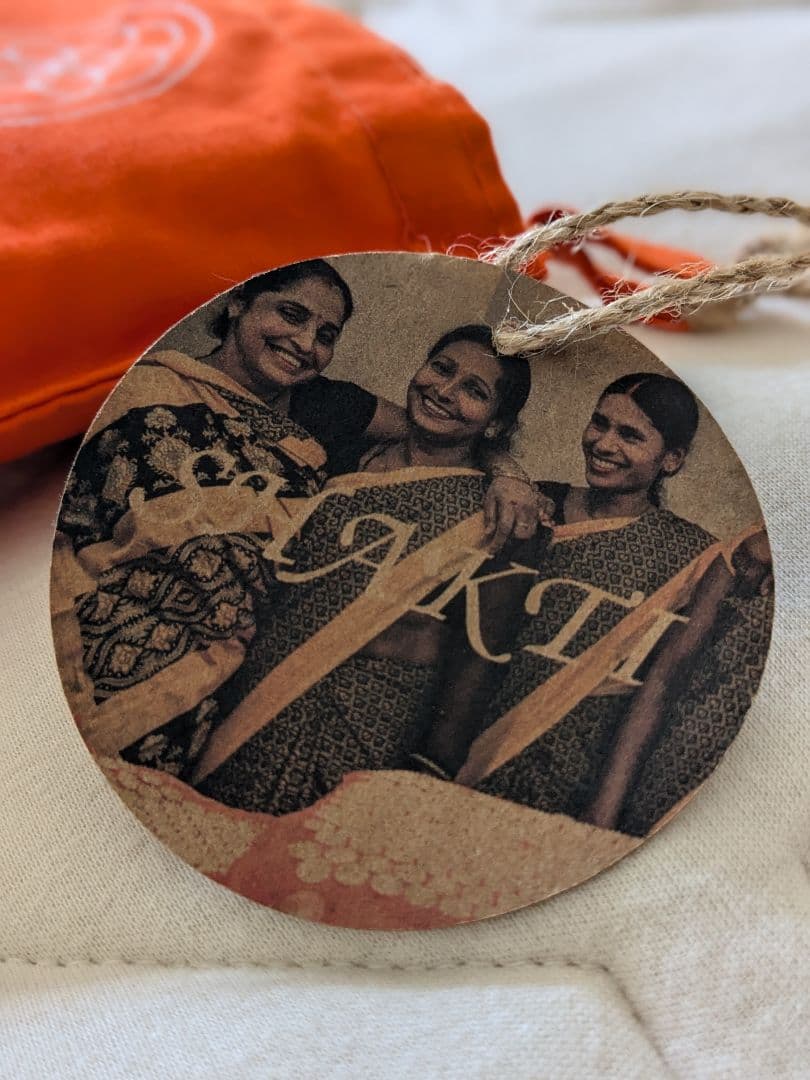 シャクティマット&枕 オレンジ【正規品・タグ付き】 - メルカリ