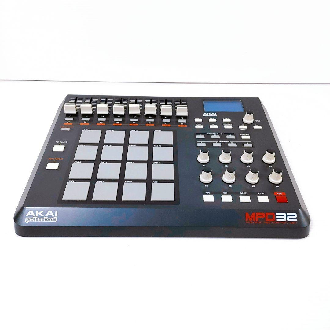 AKAI Professional MPD32 MIDIコントローラー