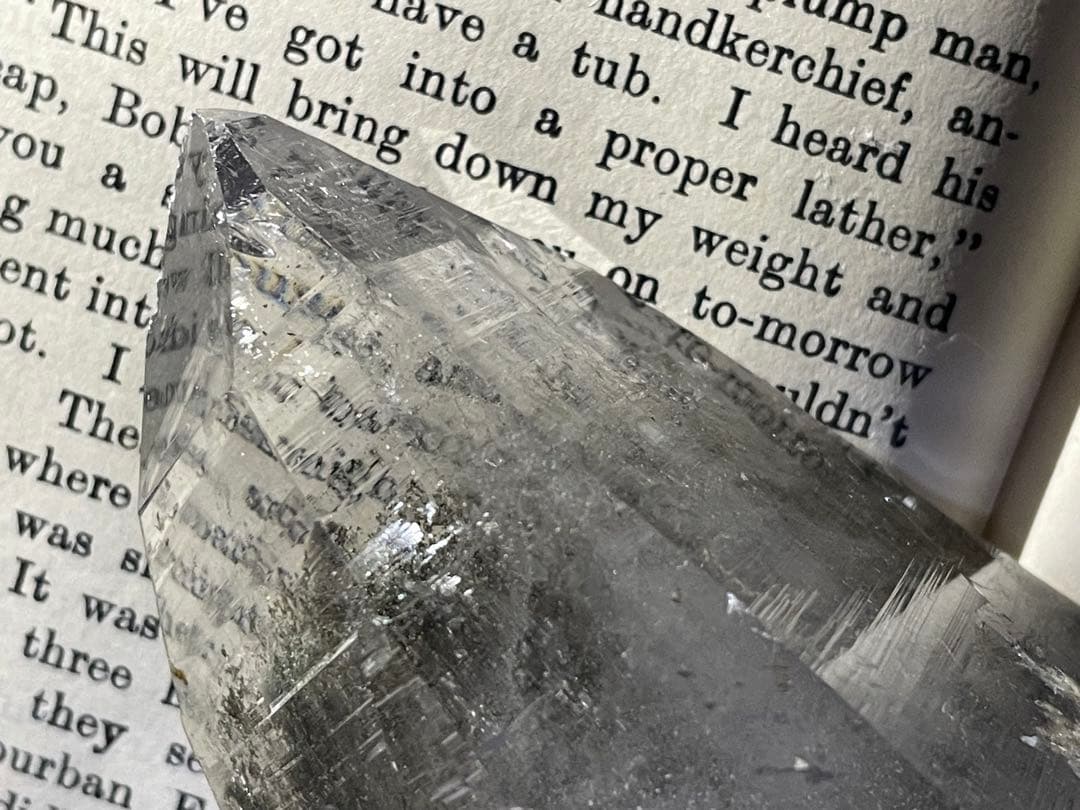 ガネッシュヒマール水晶ポイント　神々しい水晶　巨大で美しい　マスタークリスタル