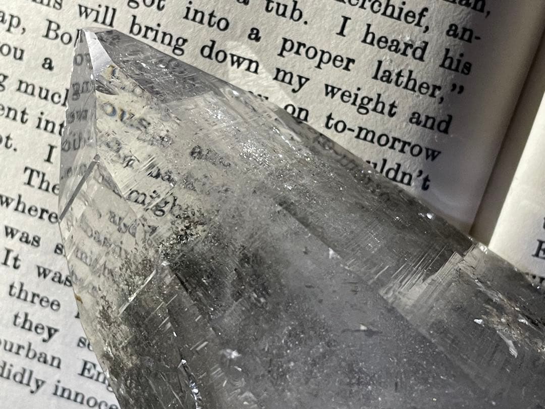 ガネッシュヒマール水晶ポイント　神々しい水晶　巨大で美しい　マスタークリスタル