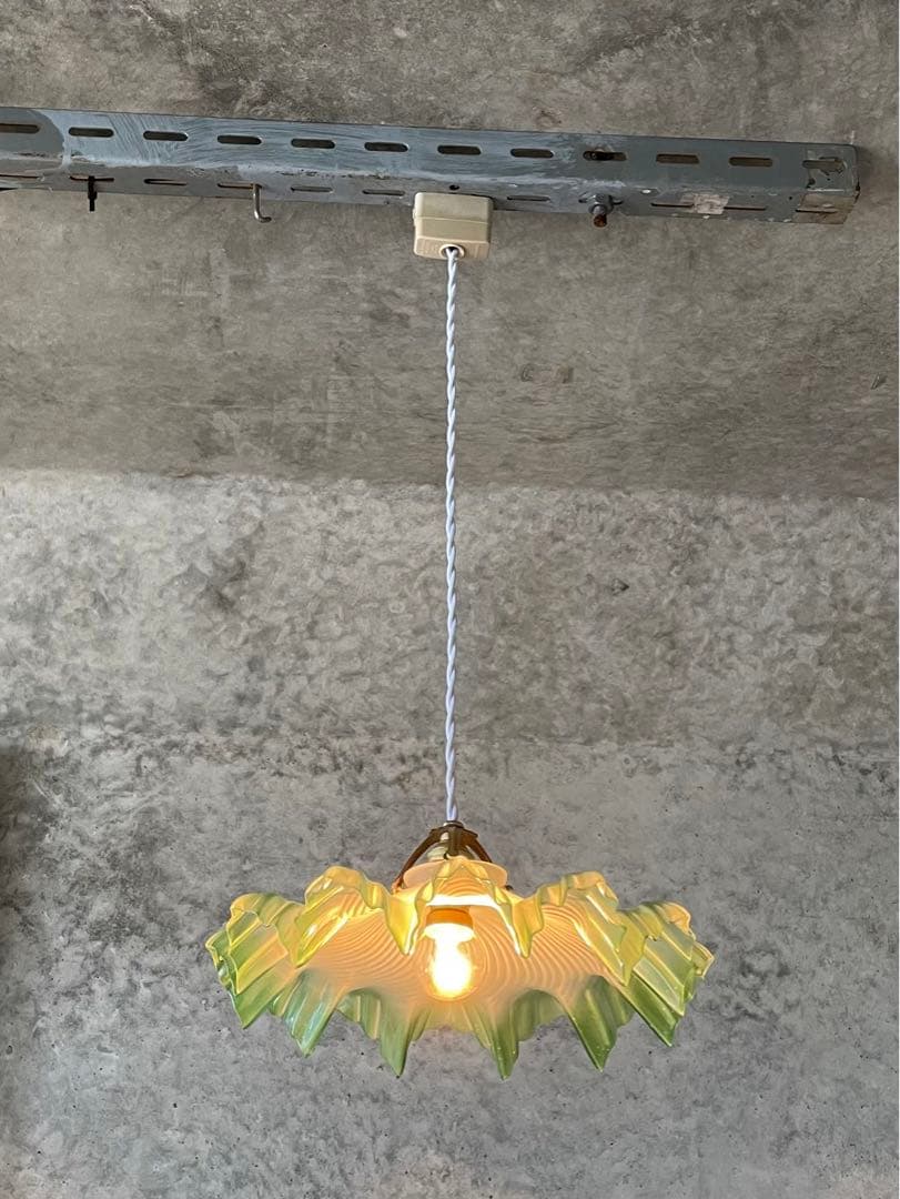 74. 40’s フランスアンティーク　古民家 ガラスシェードペンダントランプ