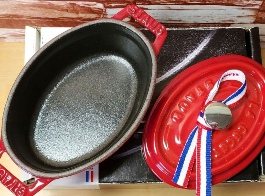 値下【シリアルナンバー付属】STAUBピコ・ココット　オーバル11cm　ストウブ