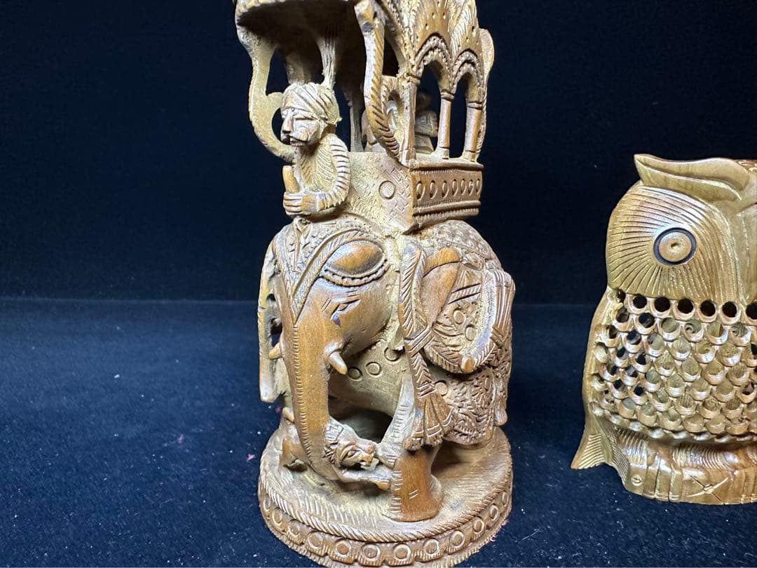 木彫り　白檀　インド　仏像　彫刻 置物　細密細工　骨董　アンティーク