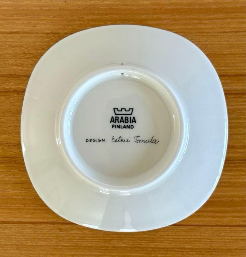 ARABIA エステリ・トムラ ボタニカ \"Rosa canina\"