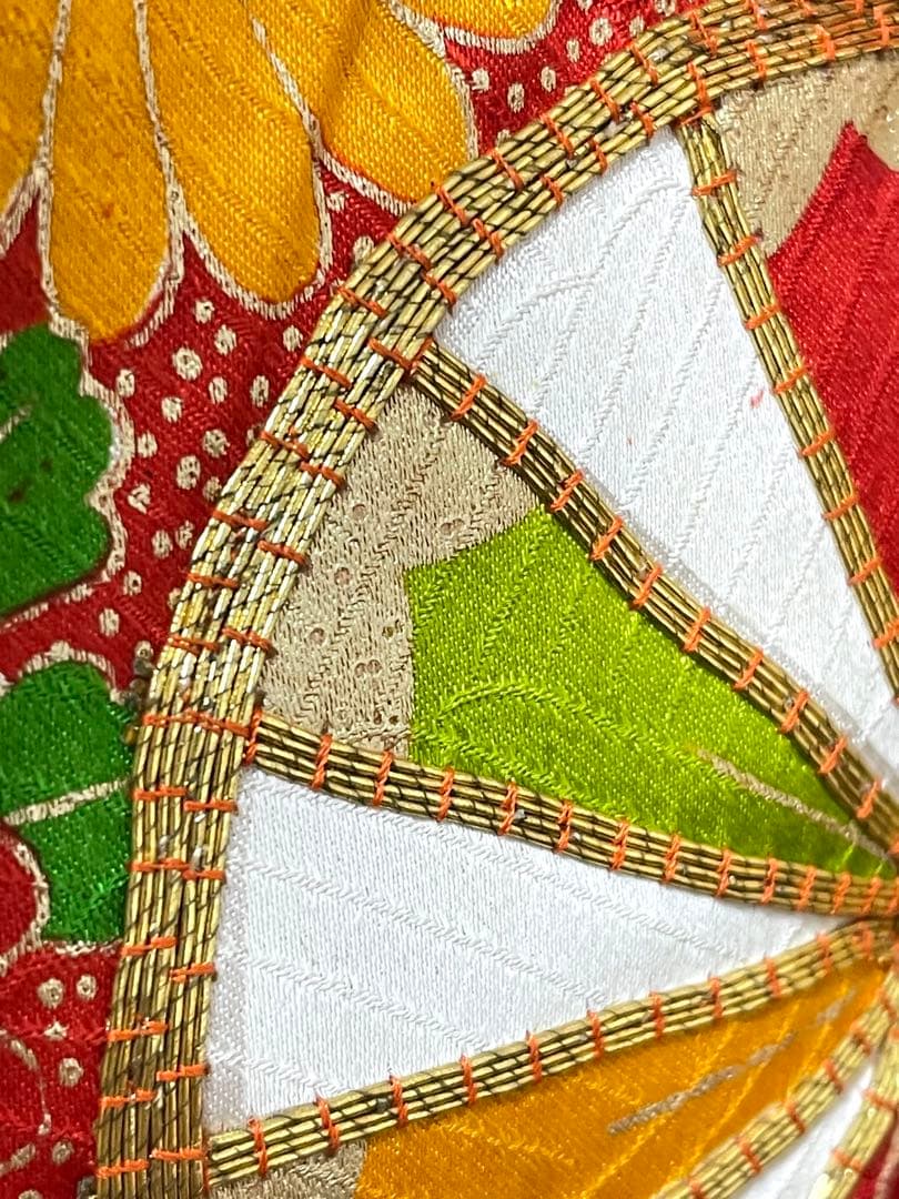 □七五三　正絹女児振り袖着物　金青海波　車輪　金駒刺繍　セミアンティーク